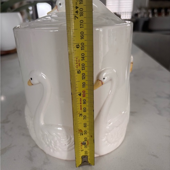 Vintage Ron Gordon Elegant White Swan Ceramic Canister - Picture 4 of 5